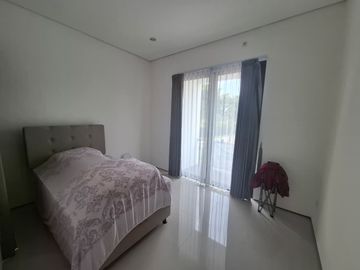 Disewakan Rumah Baru Pakuwon City Mulyorejo East Coast REV.A580