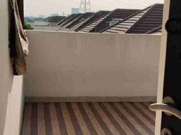 Dijual Rumah 2,5 lantai di Cluster Arana Harapan Indah