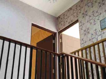 Dijual Rumah 2,5 lantai di Cluster Arana Harapan Indah
