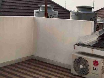 Dijual Rumah 2,5 lantai di Cluster Arana Harapan Indah