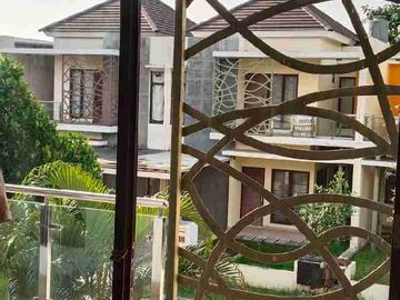 Dijual Rumah 2,5 lantai di Cluster Arana Harapan Indah