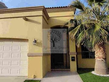 RENTA BELLA CASA AMUEBLADA DE UNA PLANTA FRACC. CERRADA ANDALUZ