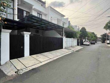 RUMAH MEWAH DENGAN AKSES 3 MOBIL DI TEBET BARAT!
