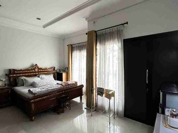 RUMAH MEWAH DENGAN AKSES 3 MOBIL DI TEBET BARAT!