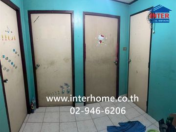 Two-story townhouse, 22 sq.wa., Suthalai Village, Soi Wat Makham, Tiwanon Road, Ban Klang Road, Mueang Pathum Thani, Pathum Thani.