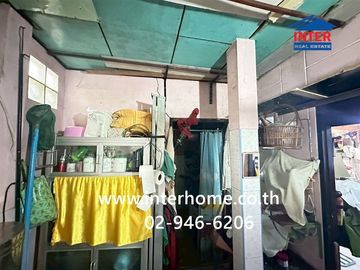 Two-story townhouse, 22 sq.wa., Suthalai Village, Soi Wat Makham, Tiwanon Road, Ban Klang Road, Mueang Pathum Thani, Pathum Thani.