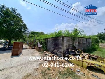 Vacant land, 108 square wah. Located in Soi Sam Phran 11 (what soi number?), off Phetkasem Road and Borommaratchachonnani Road, Sam Phran, Nakhon Path