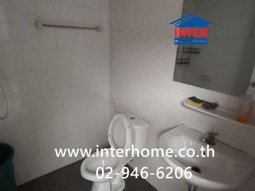 Two-story townhome, 17.4 sq.wa., Pruksa 60/1 Rangsit-Bang Phun Village, Rangsit-Pathum Thani Road, Mueang Pathum Thani, Pathum Thani.