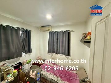 Two-story townhome, 36 sq.wa., Pruksa Ville 37 Watcharapol-Permsin, Soi Permsin 34, Sukhaphiban 5 Road, Permsin Road, Sai Mai District, Bangkok.
