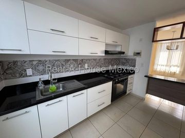 Venta Casa en zona de El Mirador 2 Recamaras 3 Baños Dentro de Condominio Privado