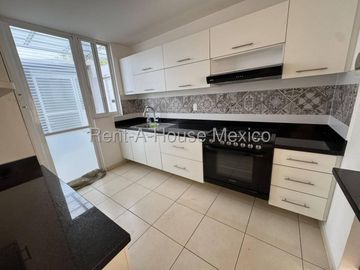 Venta Casa en zona de El Mirador 2 Recamaras 3 Baños Dentro de Condominio Privado