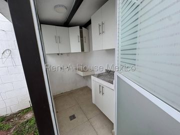 Venta Casa en zona de El Mirador 2 Recamaras 3 Baños Dentro de Condominio Privado