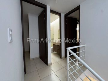 Venta Casa en zona de El Mirador 2 Recamaras 3 Baños Dentro de Condominio Privado
