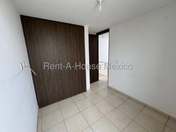 Venta Casa en zona de El Mirador 2 Recamaras 3 Baños Dentro de Condominio Privado