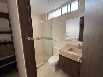 Venta Casa en zona de El Mirador 2 Recamaras 3 Baños Dentro de Condominio Privado