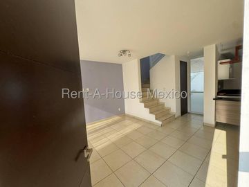 Venta Casa en zona de El Mirador 2 Recamaras 3 Baños Dentro de Condominio Privado