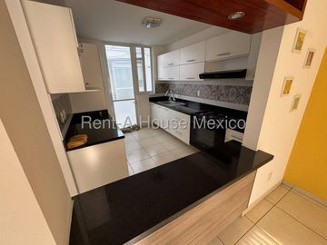 Venta Casa en zona de El Mirador 2 Recamaras 3 Baños Dentro de Condominio Privado