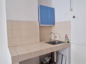 2 BR Apartemen Puncak Permai Lantai 8 + AC 1 Unit