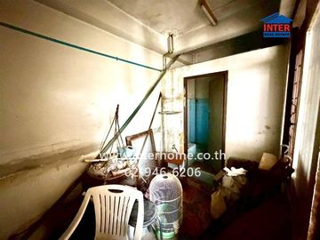 4.5-story commercial building, 17 sq.wa., located on Soi Phetchaburi 7, Phetchaburi Road, Phaya Thai District, Bangkok.