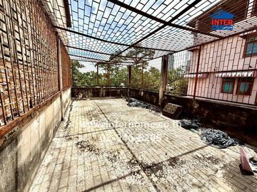 4.5-story commercial building, 17 sq.wa., located on Soi Phetchaburi 7, Phetchaburi Road, Phaya Thai District, Bangkok.