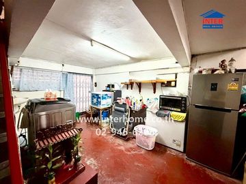 4.5-story commercial building, 17 sq.wa., located on Soi Phetchaburi 7, Phetchaburi Road, Phaya Thai District, Bangkok.