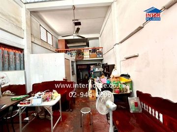 4.5-story commercial building, 17 sq.wa., located on Soi Phetchaburi 7, Phetchaburi Road, Phaya Thai District, Bangkok.