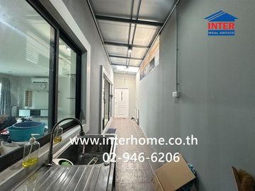 Two-story semi-detached house, 35 sq.wa., Rim Suan Scenery Bangna-Suvarnabhumi Village, Soi Sukhaphiban 6, Theparak Road, Sukhaphiban 6 Road, Bang Phl