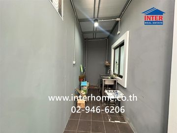 Two-story semi-detached house, 35 sq.wa., Rim Suan Scenery Bangna-Suvarnabhumi Village, Soi Sukhaphiban 6, Theparak Road, Sukhaphiban 6 Road, Bang Phl