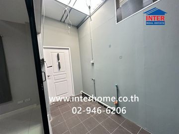 Two-story semi-detached house, 35 sq.wa., Rim Suan Scenery Bangna-Suvarnabhumi Village, Soi Sukhaphiban 6, Theparak Road, Sukhaphiban 6 Road, Bang Phl