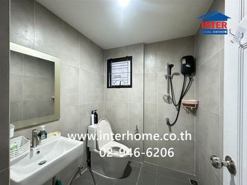 Two-story semi-detached house, 35 sq.wa., Rim Suan Scenery Bangna-Suvarnabhumi Village, Soi Sukhaphiban 6, Theparak Road, Sukhaphiban 6 Road, Bang Phl