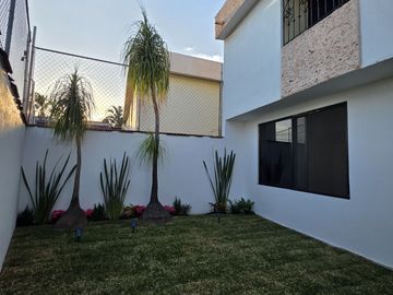 Casa en Venta Cuautla Morelos, en Fraccionamiento Volcanes excelente ubicacion a un lado de The Home Deapot, oportunidad de inversion
