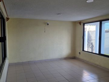 Casa en Venta Cuautla Morelos, en Fraccionamiento Volcanes excelente ubicacion a un lado de The Home Deapot, oportunidad de inversion