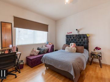 CASA EN VENTA MILENIO, 3 RECAMARAS, 3.5 BAÑOS, CTO. DE SERVICIO, 2 AUTOS, CERCA DE TODO CAMINANDO, EXCELENTE OPCIÓN