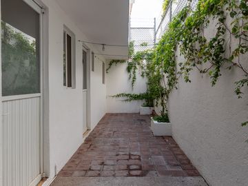 CASA EN VENTA MILENIO, 3 RECAMARAS, 3.5 BAÑOS, CTO. DE SERVICIO, 2 AUTOS, CERCA DE TODO CAMINANDO, EXCELENTE OPCIÓN