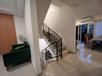 Dijual Rumah 3 Lantai dengan Basement & Rooftop Dekat MRT Lebak Bulus & Labschool Cirendeu