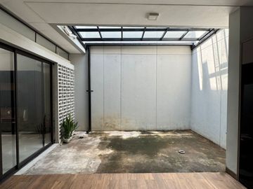 Y. DISEWAKAN RUMAH SUMMARECON BANDUNG CLUSTER FLORA TYPE FANNYA PREMIUM