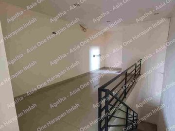 Ruko 3 lantai di pinggir jalan raya Kelapa Gading Jakarta Utara