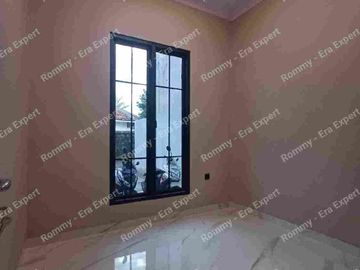 Dijual Rumah 2 Lantai Bangunan Baru Lokasi Strategis di Jagakarsa Jakarta Selatan Unit Terbatas