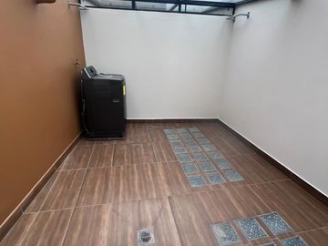 SUITE AMOBLADA EN CUMBAYÁ CENTRAL DE ESTRENO EN RENTA