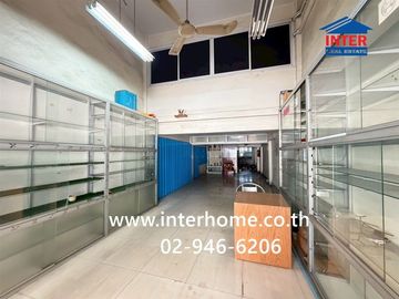 Four-story commercial building, 81.8 square wah (approximately 324.8 sq m), located at the entrance of Soi Ekachai 91, Ekachai Road, Bang Khun Thian D