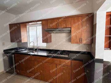 Excelente casa en privada al sur