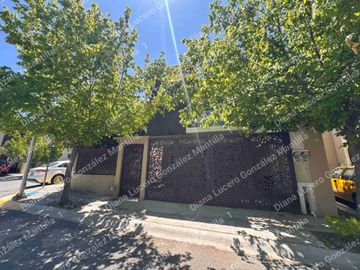 Excelente casa en privada al sur