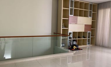 Istimewa MINIMALIS Vila Bukit Regency Pakuwon Indah