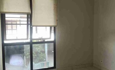 Disewakan rumah 2 lantai di cluster burgundy summarecon bekasi