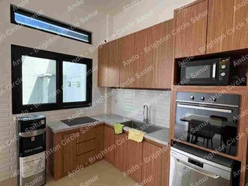 RUMAH MODERN 4 KAMAR TIDUR YANG BARU DIRENOVASI DAN DILENGKAPI PERABOT DI SANUR