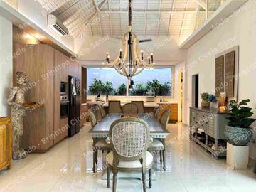 4 BR EXCLUSIVE SPACIOUS VILLA FURNISHED IN BATU BELIG CANGGU