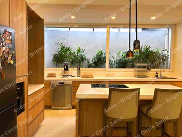 4 BR EXCLUSIVE SPACIOUS VILLA FURNISHED IN BATU BELIG CANGGU