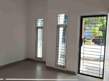 Di jual cepat rumah siap huni anti rayap di Cluster Barleria f2