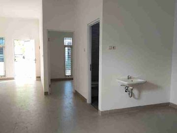 Di jual cepat rumah siap huni anti rayap di Cluster Barleria f2
