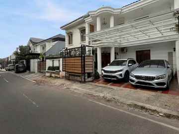 RUMAH MEWAH DENGAN PRIVATE POOL DI TEBET TIMUR